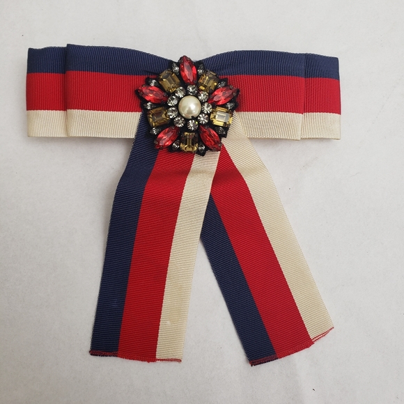 AUTH GUCCI Sylvie Web Bow Brooch Blue Silk Crystal Button - Picture 2 of 6